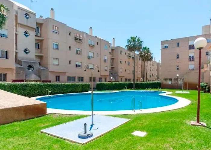 Guadalmarina - Playa, Naturaleza Y Ciudad